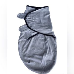 Ely’s & CO 0-3 months beige & black adjustable Swaddle Blanket